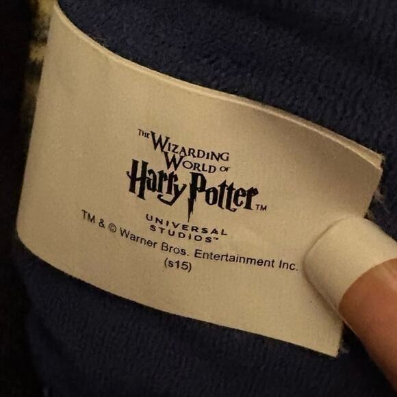 Universal Studios Harry Potter Square Accent Pillow Tasseled Corners - Picture 9 of 13